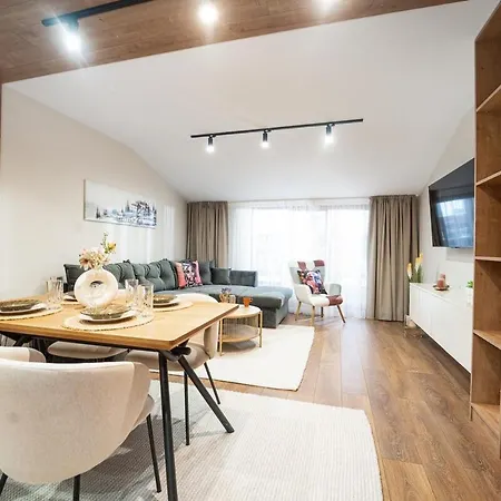 Luxury Ap - - Breakfast - Bbq - Free Parking Μπάνσκο